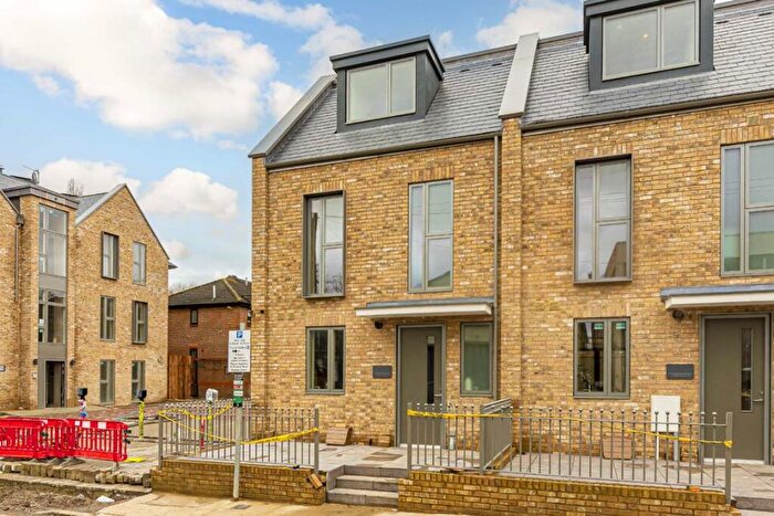 4 Bedroom House To Rent In Hampden Road, Kingston Upon Thames, KT1