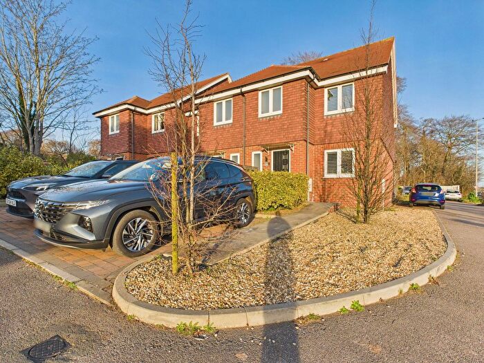 3 Bedroom End Terrace House For Sale In Dewpond Close, Lancing, BN15