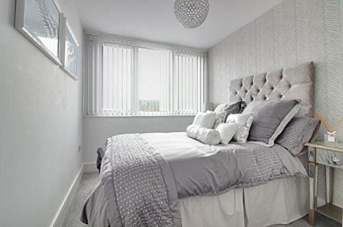 1 Bedroom Flat For Sale In High Street, Waltham Cross, EN8