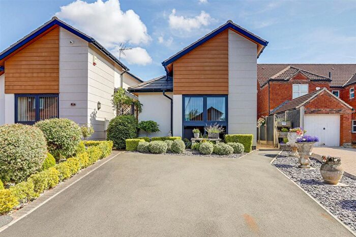 2 Bedroom Detached Bungalow For Sale In Meadow Croft Gardens, Hucknall, NG15