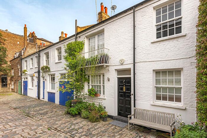 4 Bedroom Mews For Sale In Ledbury Mews West, London, W11