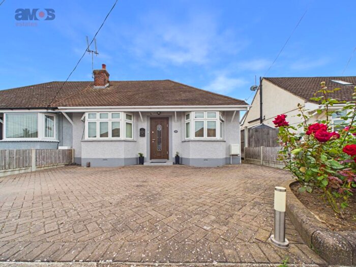 3 Bedroom Semi-Detached Bungalow For Sale In Gifford Road, Benfleet, Essex, SS7