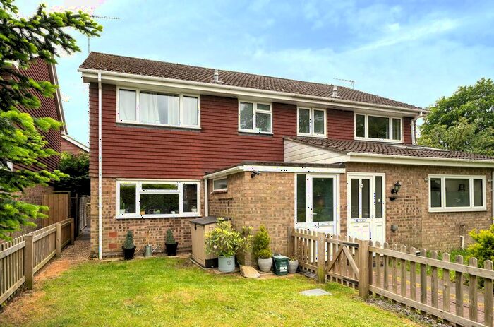 3 Bedroom Property To Rent In Thirlmere Walk, Camberley, GU15