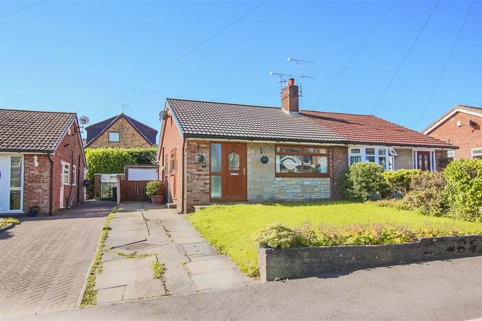 2 Bedroom Semi-Detached Bungalow To Rent In Elmsfield Avenue, Rochdale, OL11