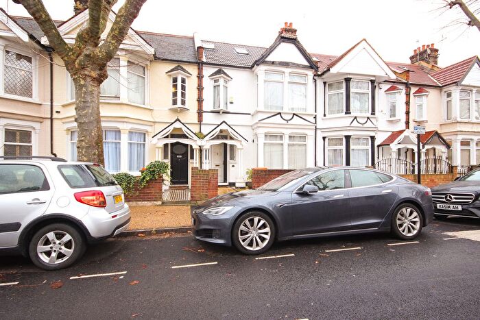 5 Bedroom Terraced House To Rent In Cotswold Gardens, London, E6