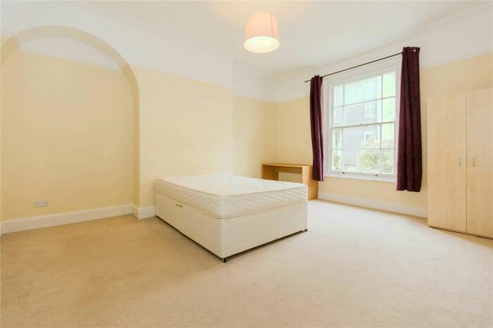 3 Bedroom Maisonette To Rent In Ravenswood Road, Redland, Bristol, BS6
