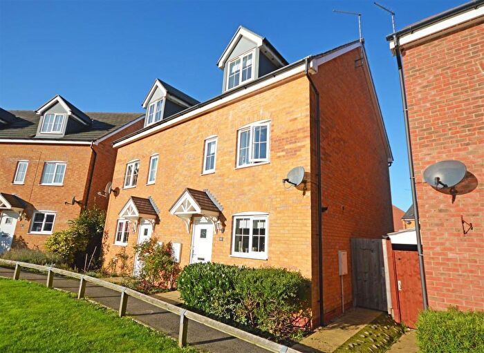4 Bedroom Semi Detached House To Rent In Skye Close, Peterborough, PE2