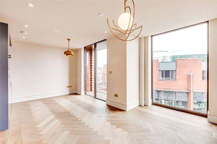 1 Bedroom Flat To Rent In Bronze Foundry House, Edith Row, SW6