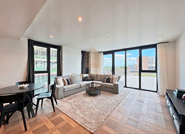3 Bedroom Flat To Rent In Boxwood Gardens, London Dock, E1W