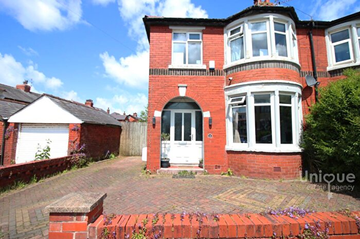 3 Bedroom Semi Detached House For Sale In Broderick Avenue, Blackpool, FY2