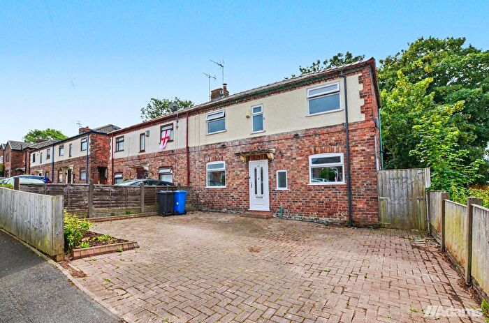 3 Bedroom Semi Detached House For Sale In Stenhills Crescent, Runcorn, WA7