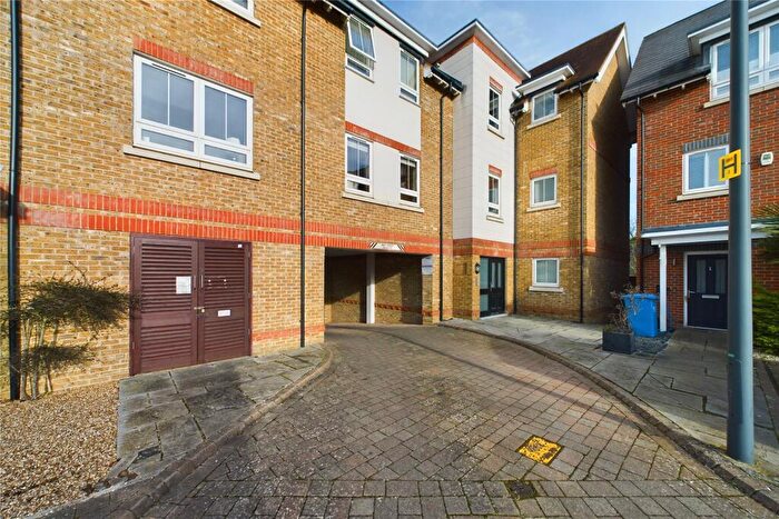 2 Bedroom Apartment To Rent In Regatta Place, Kingfisher Drive, Maidenhead, Berkshire, SL6