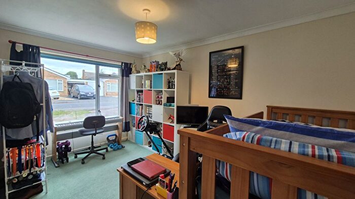 3 Bedroom Detached Bungalow For Sale In Sutcliffe Drive, Harbury, CV33