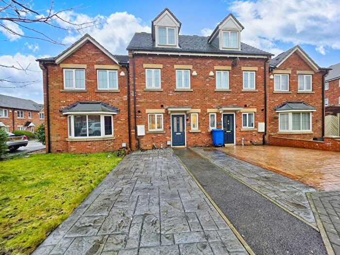 3 Bedroom Town House For Sale In Northcroft, Shafton, Barnsley, S72