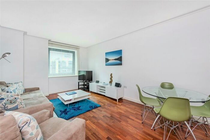 1 Bedroom Flat To Rent In Discovery Dock Apartments East, South Quay Square, E14