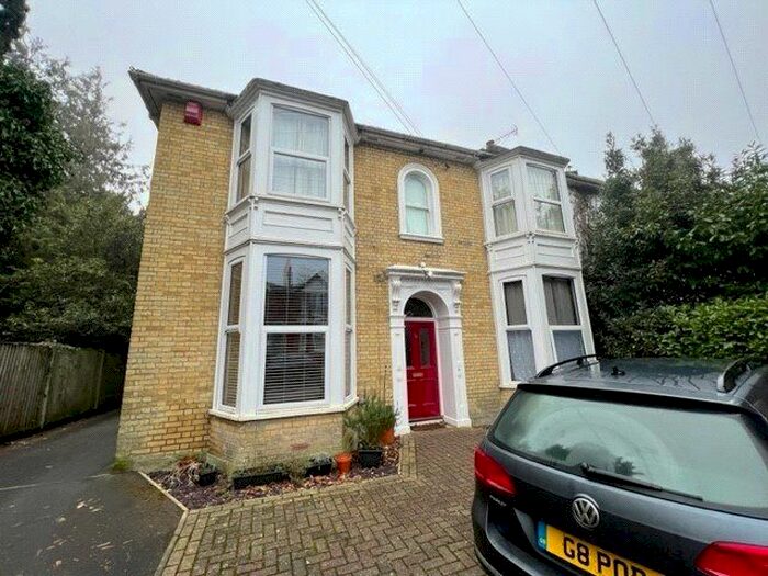 1 Bedroom Flat To Rent In Waterloo Road, Southampton, Hampshire, SO15