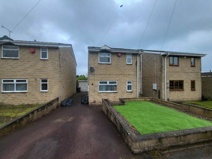 3 Bedroom Detached House To Rent In Edward Close, Dewsbury, WF12
