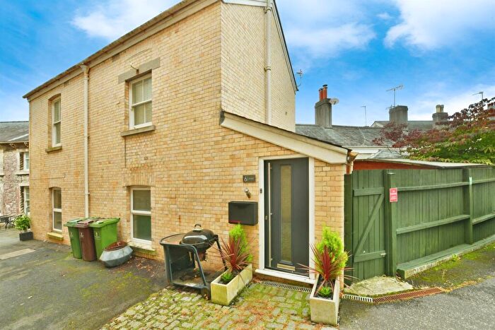 1 Bedroom Flat For Sale In The Square, Stonehouse, Plymouth, PL1