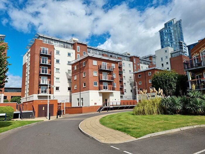 2 Bedroom Apartment To Rent In Old Portsmouth, Hampshire, PO1