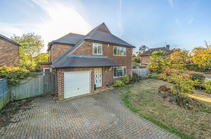 5 Bedroom Detached House For Sale In Priest Avenue, Wokingham, Berkshire, RG40