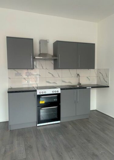 1 Bedroom Flat To Rent In Lees Road, Oldham, OL4