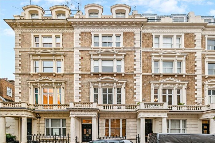 3 Bedroom Flat For Sale In Clanricarde Gardens, Notting Hill, W2