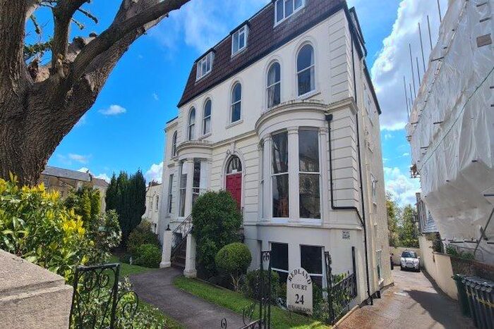 2 Bedroom Flat To Rent In Redland Court, Bristol, BS6