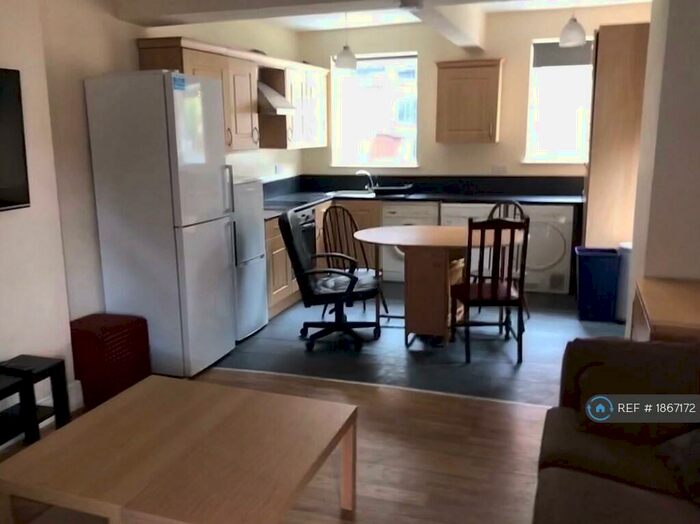 5 Bedroom Semi-Detached House To Rent In The. Nook, Sheffield, S10