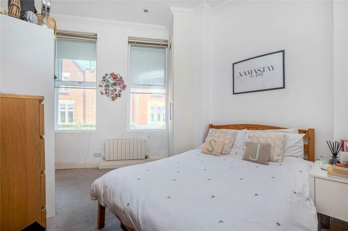 1 Bedroom Flat To Rent In Bedford Hill, London, SW12