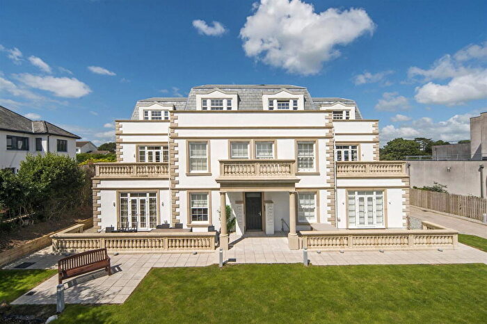 3 Bedroom Apartment For Sale In Sea Road, Carlyon Bay, PL25