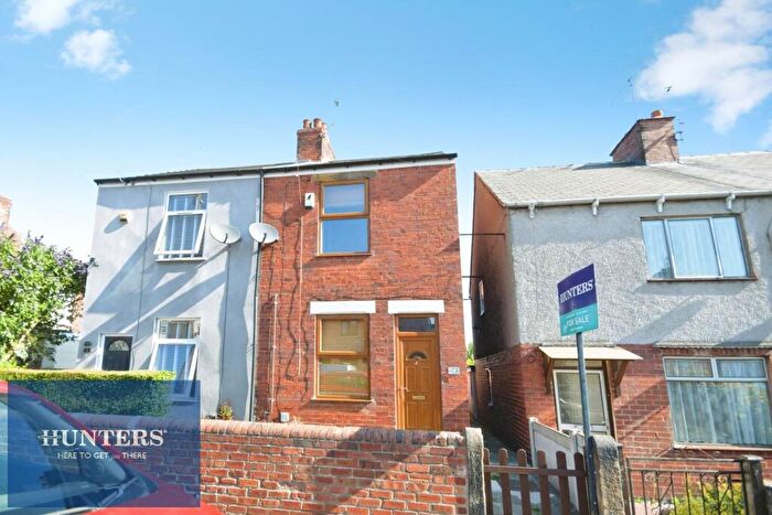 2 Bedroom Semi-Detached House For Sale In King Street South, Chesterfield, S40