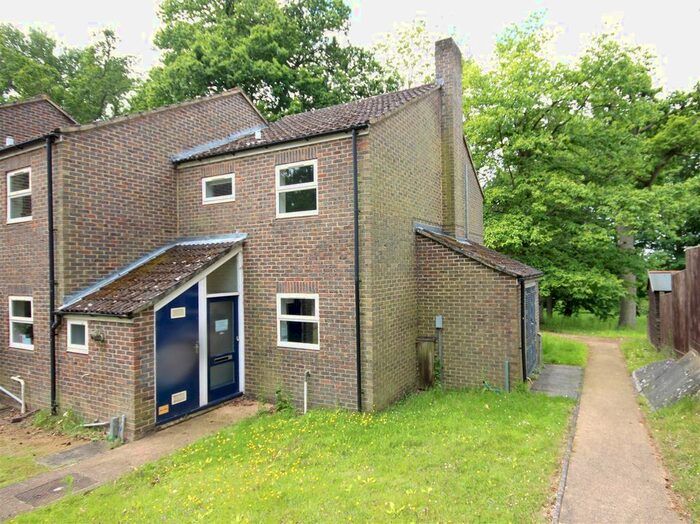3 Bedroom End Of Terrace House To Rent In Green Ride Close, Bramshill, Hook, RG27