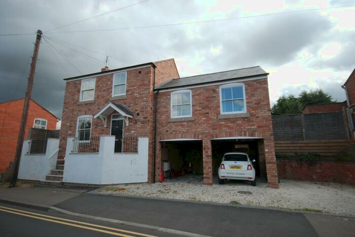 5 Bedroom Semi-Detached House To Rent In Heathcote Road, Leamington Spa, Warwickshire, CV31