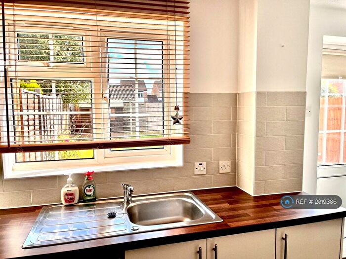 2 Bedroom End Of Terrace House To Rent In Renshaw Close, Luton, LU2