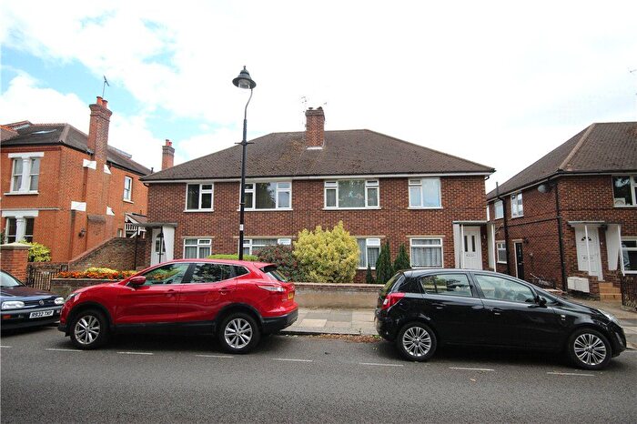 2 Bedroom Flat To Rent In Webster Gardens, Ealing, W5