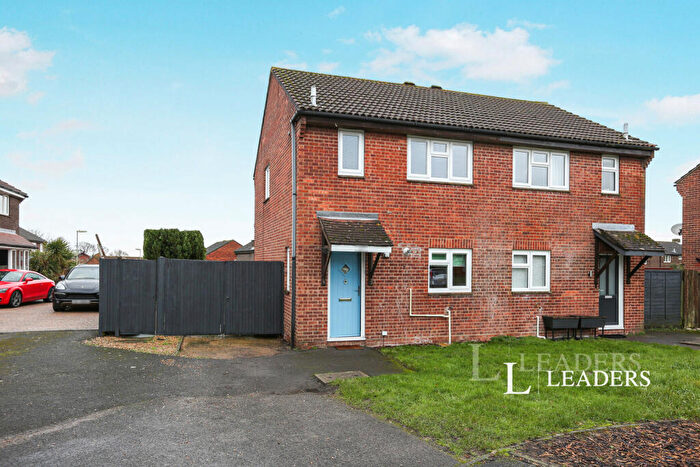 3 Bedroom Semi Detached House To Rent In St. George Close, Bursledon, Southampton, SO31