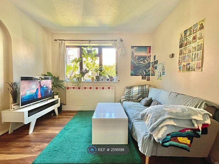 3 Bedroom Semi-Detached House To Rent In Corfield Street, London, E2