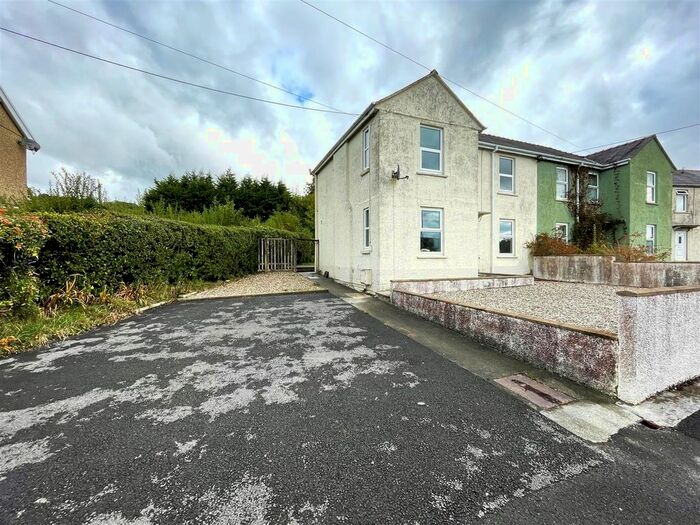 3 Bedroom Semi-Detached House To Rent In Folland Road, Garnant, Ammanford, SA18