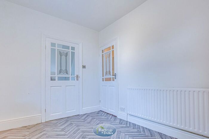 3 Bedroom Detached House For Sale In Anston Avenue, Worksop, S81