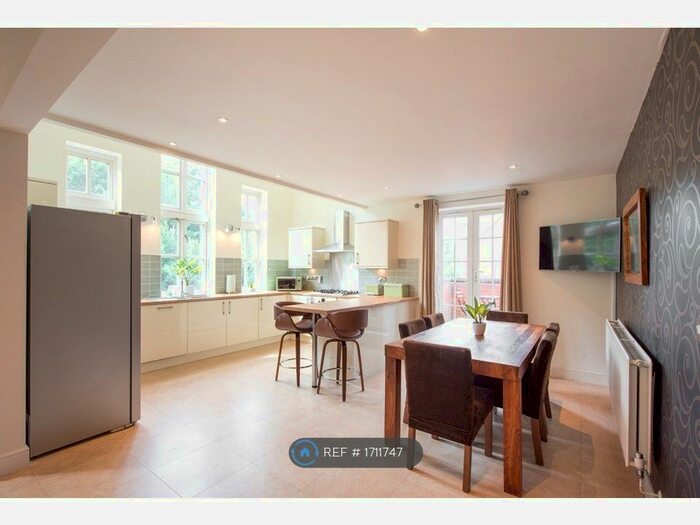 3 Bedroom Flat To Rent In Greensleeves Drive, Warley, Brentwood, CM14