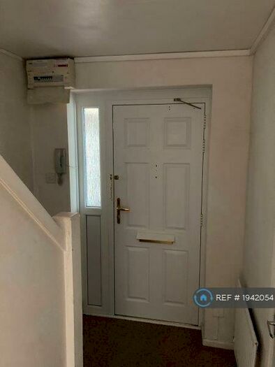 3 Bedroom Maisonette To Rent In Trevelyan Crescent, Stratford-Upon-Avon, CV37