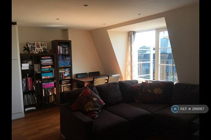 2 Bedroom Flat To Rent In St James Road, Surbiton, KT6