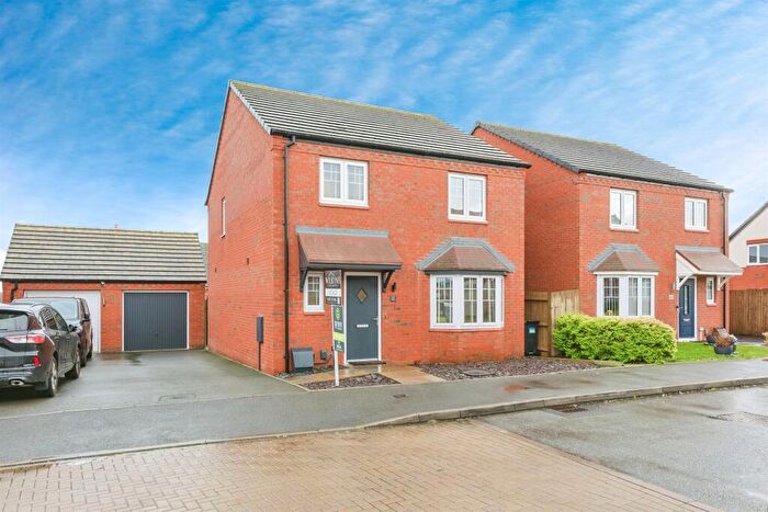 3 Bedroom Detached House For Sale In Meadow Way, Tamworth, B79