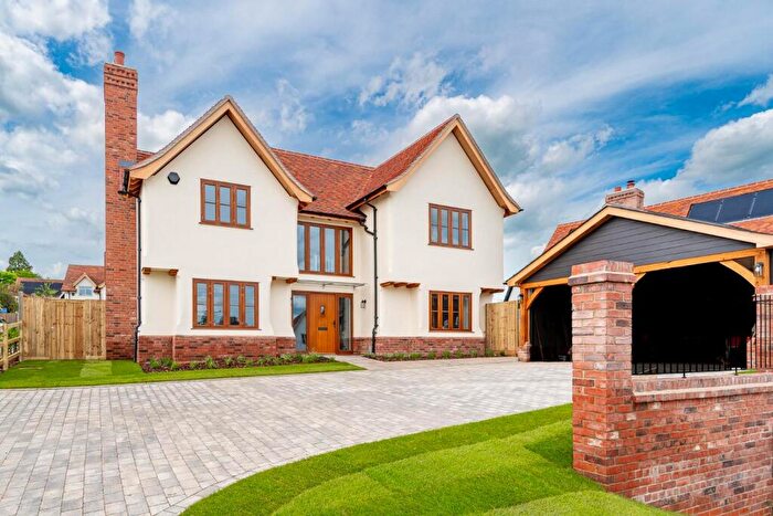 5 Bedroom Detached House For Sale In Lionels Close, Dunmow, CM6