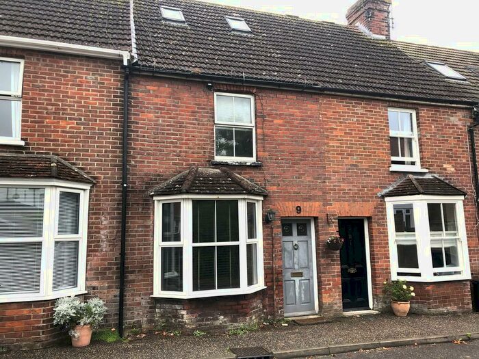 4 Bedroom Terraced House To Rent In Woodview, Arundel, BN18