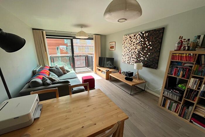 1 Bedroom Property To Rent In Hornsey Street, Epc Rating B, London, N7