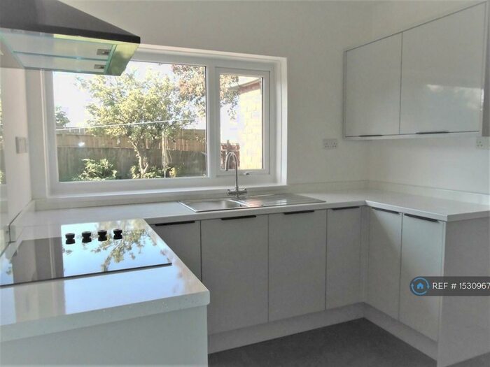 2 Bedroom Bungalow To Rent In Beach Croft Avenue, North Shields, NE30