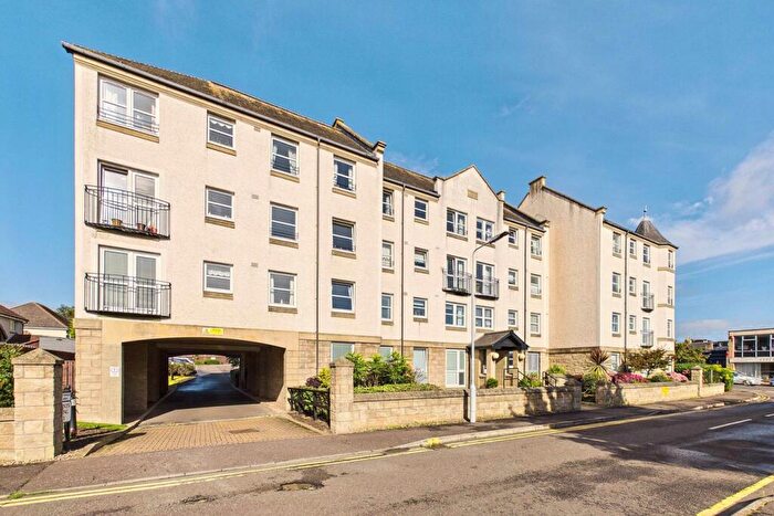 1 Bedroom Apartment For Sale In Halleys Court, Kirkcaldy, KY1