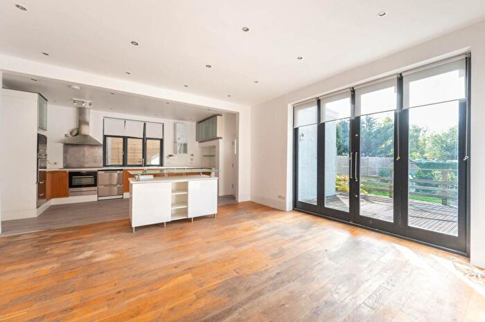 5 Bedroom House To Rent In Willesden Green, Willesden, London, NW10