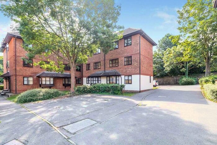 Flat To Rent In Osbourne Road, Dartford, Kent, DA2